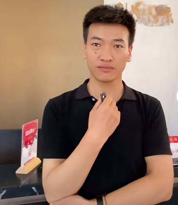 一杯梁白开的第一张照片--山西中老年相亲网